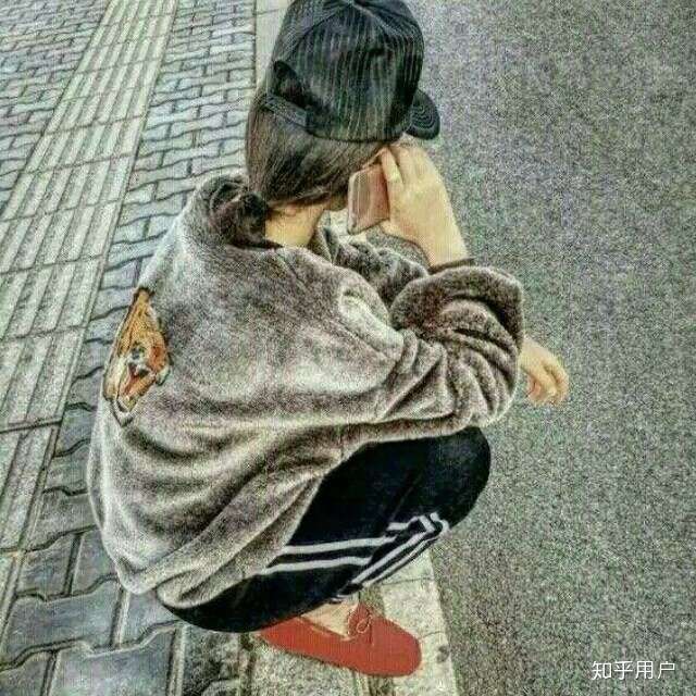 如何看待现在初高中里自称的「社会人」?