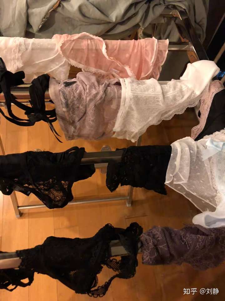 一个女人想要把老公留住是不是应该穿性感点的内衣内裤呢?