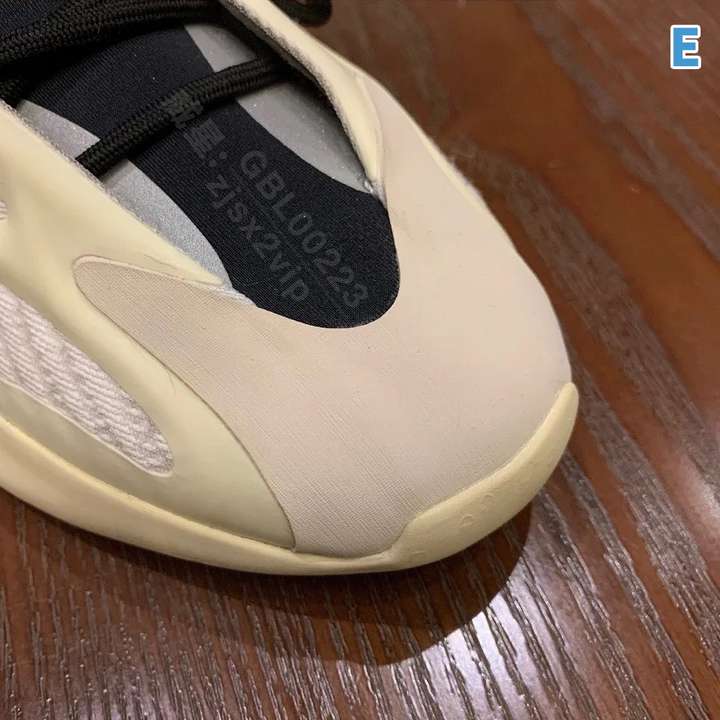 莆田yeezy的微博,yeezy 椰子700v3 奶白配色