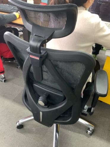 请问坐过西昊m18和西昊m57椅子的朋友觉得这俩哪个性价比高更舒服