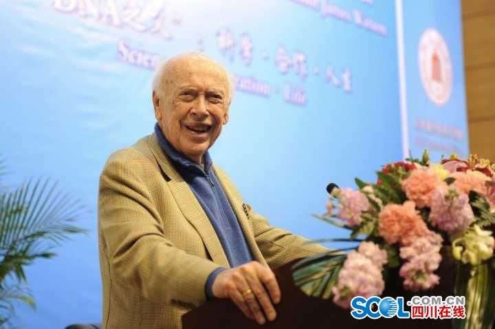 詹姆斯沃森(james waston),就是习惯读成沃森克里克的沃森…… 在讲