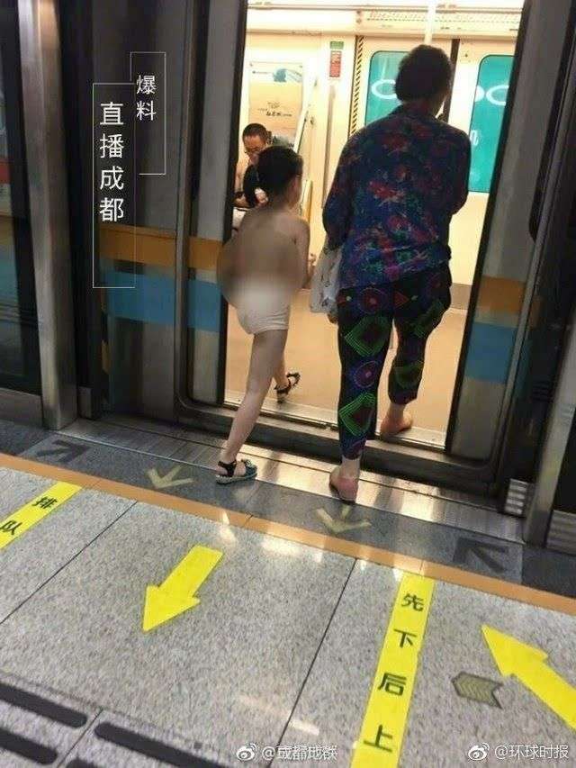 如何看待部分母亲带小男孩进女更衣室换衣服的行为?