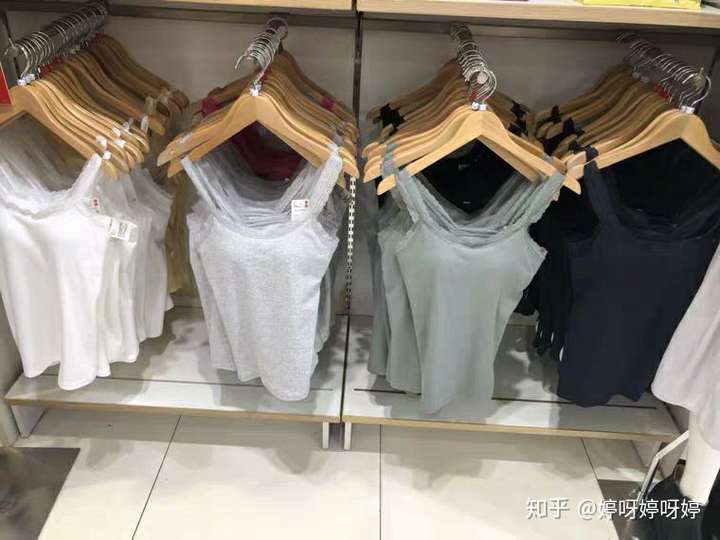 穿吊带应该穿什么内衣?