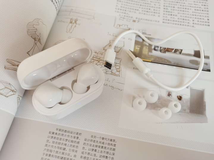 如何评价荣耀亲选的earbuds x1无线蓝牙耳机?有哪些亮点和槽点?