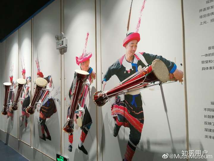 瑶族长鼓舞是非物质遗产,但表演道具(长鼓)可以被博物馆收藏.
