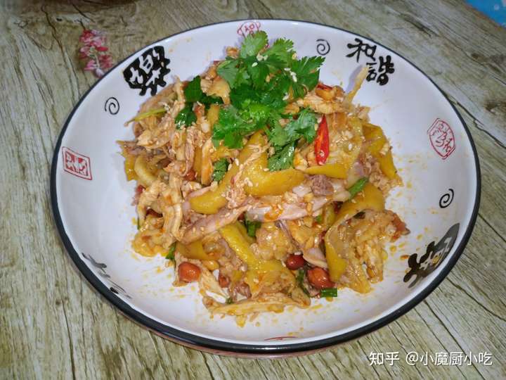 如何自制香辣手撕鸡?