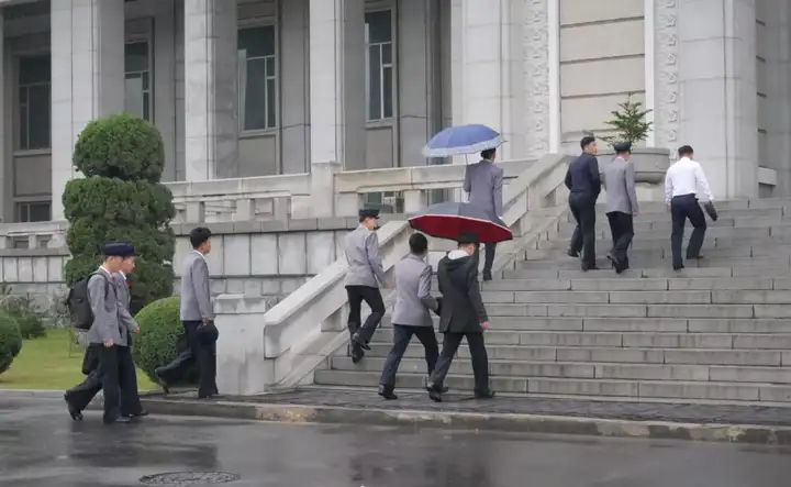 朝鲜人很少离婚，上名牌大学的多是富家子弟