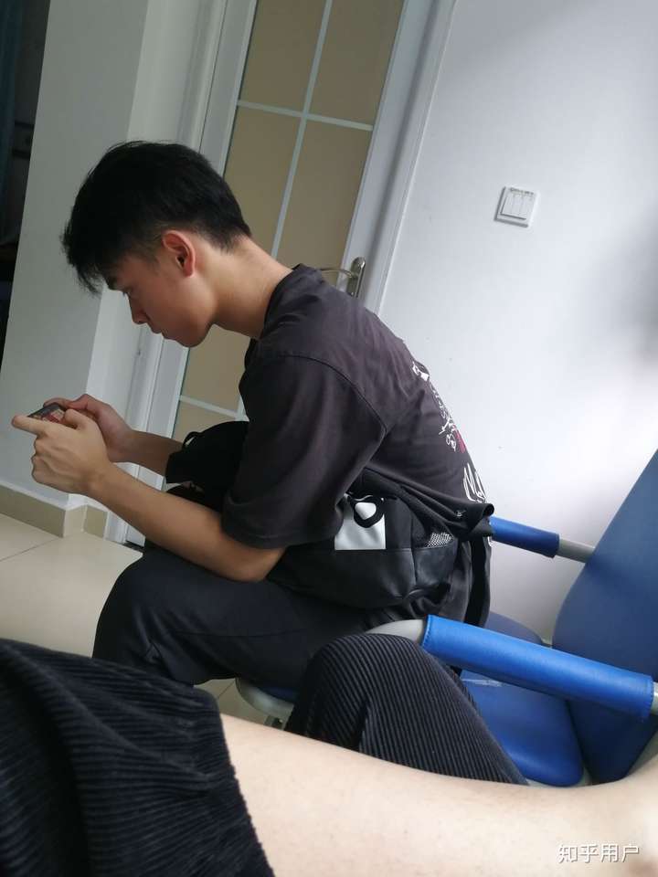 现实生活中也就我弟了