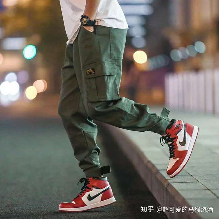 aj13怎么搭配衣服,穿上觉得鞋太大了?