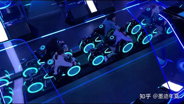如何评价上海迪士尼创极速光轮?