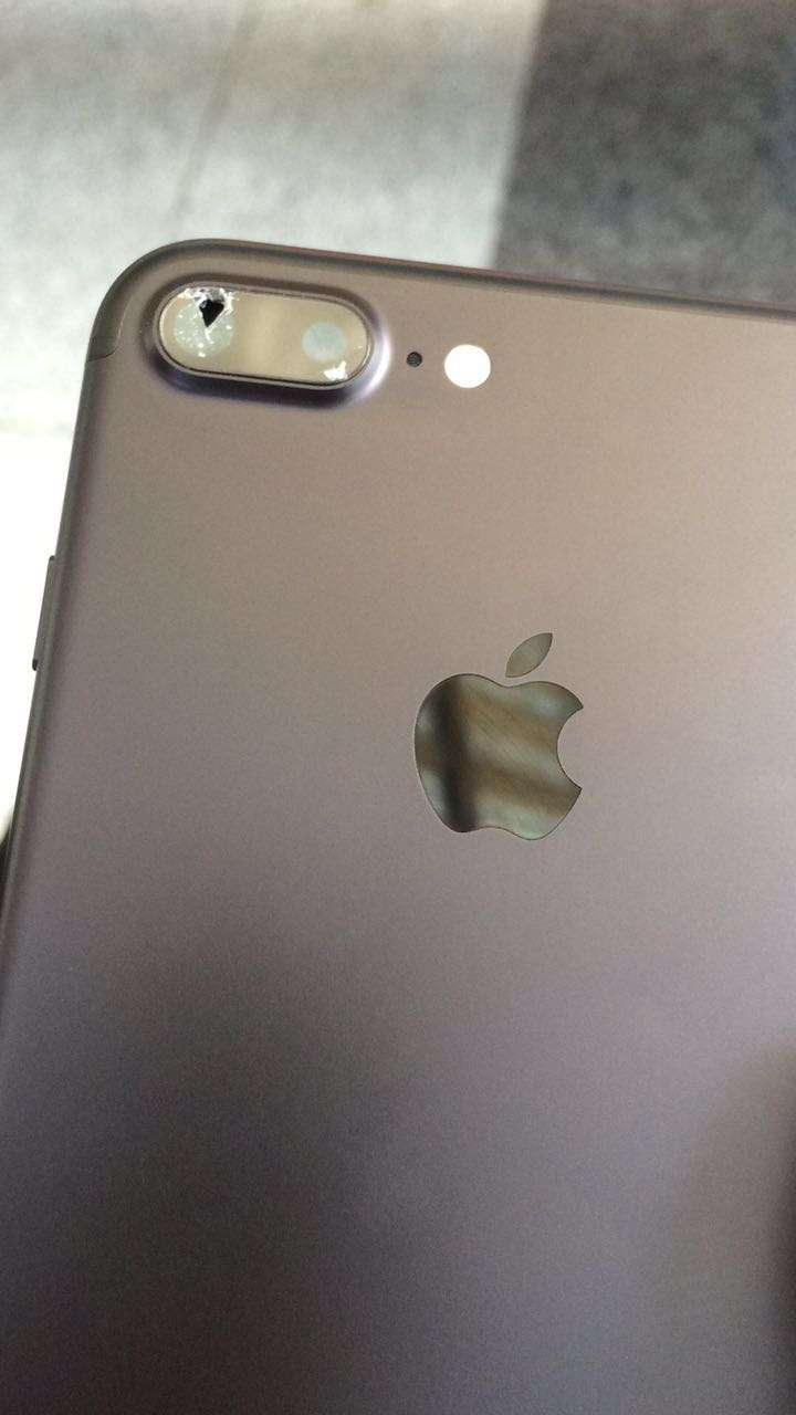 iphone7plus后镜头玻璃摔碎了 怎么办啊 照相正常.