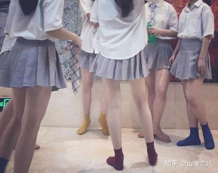 舒淇女生夏天为什么喜欢穿那么短的裙子?