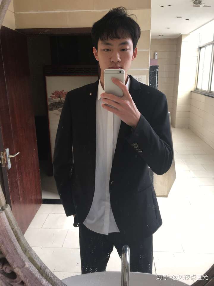 180和190的身高对比照,180和190身高对比照 为什么男生身高180 会成为很多女生的择偶标准?