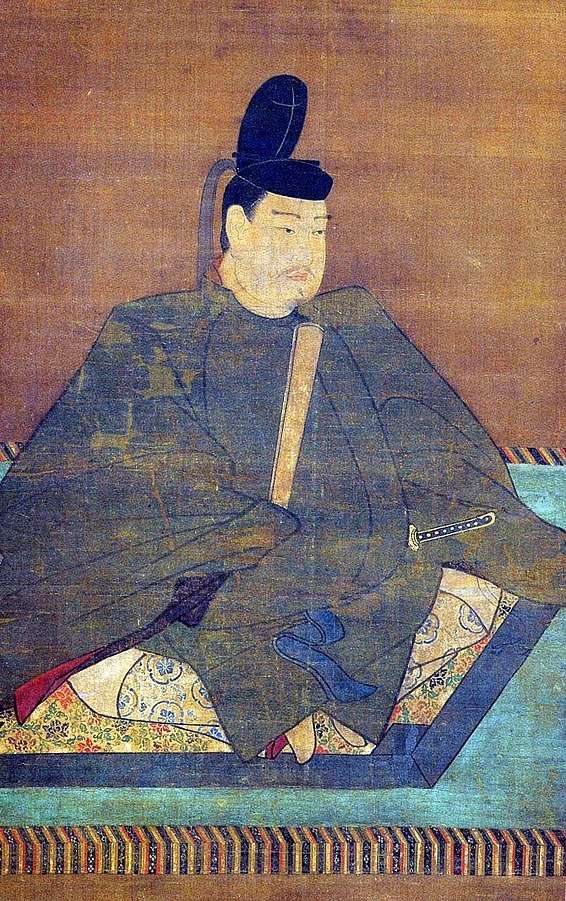 为什么古代日本天皇的肖像画中天皇都是盘腿而坐而不是正坐?