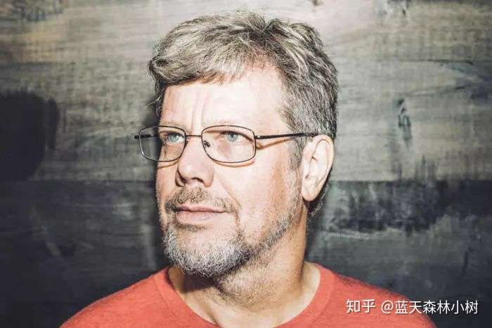 说失去头发的,如果现在还不是程序员的,请改学python,看看创始人的