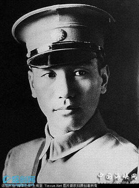 蒋介石是天生<em>不长头发</em>吗?<em>为什么</em>在所有的照片