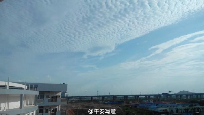 在深圳市抚顺食堂高中部就读是一番v食堂?新安德才高中中学图片