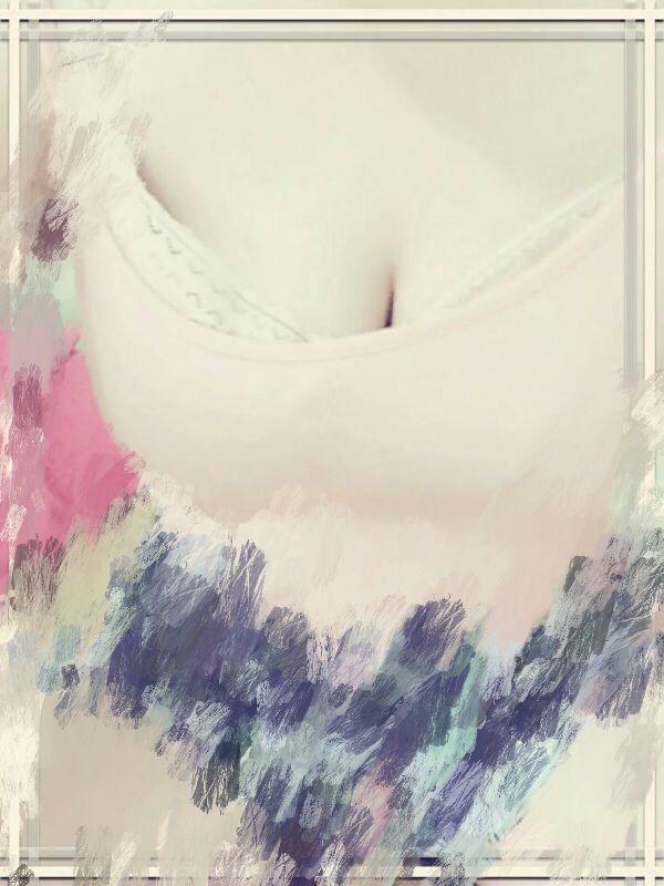 姑娘们你们是怎么解决胸口那块<em>衬衫扣子中间</em>撑