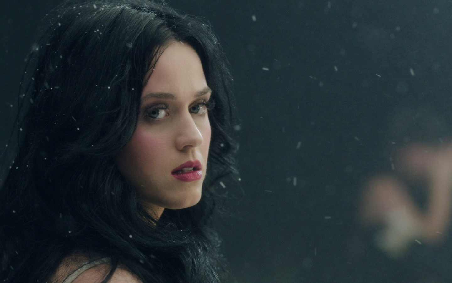 都说<em>水果姐</em>katy perry的MV拍得很用心,具体来说