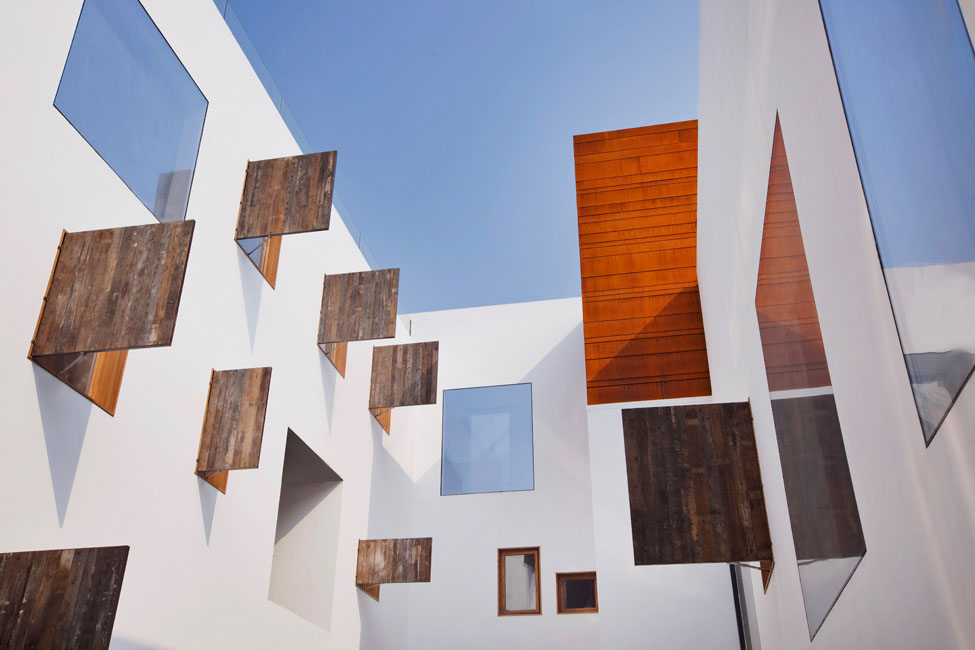 对于一个建筑系学生,上海有哪些值得参观体验的建筑?