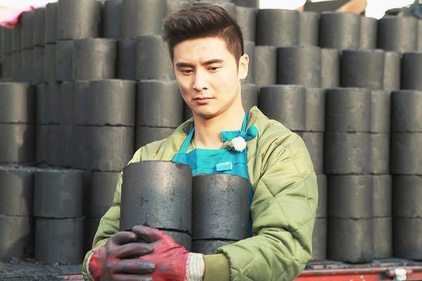 抽水马桶大便时屁股被溅到水,这时候是抬高屁