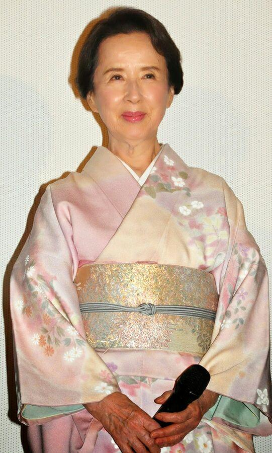 1957版《雪国》女主驹子扮演者岸惠子 中年岩下志麻,沉静优雅.