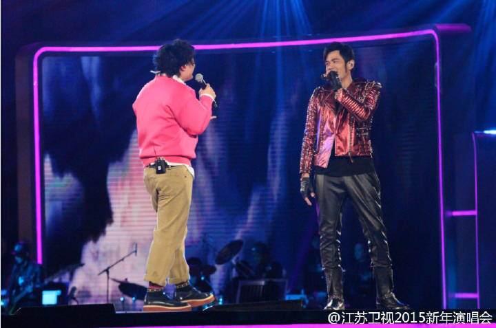 如何评价周杰伦和 陈奕迅 在江苏卫视 跨年 上的合
