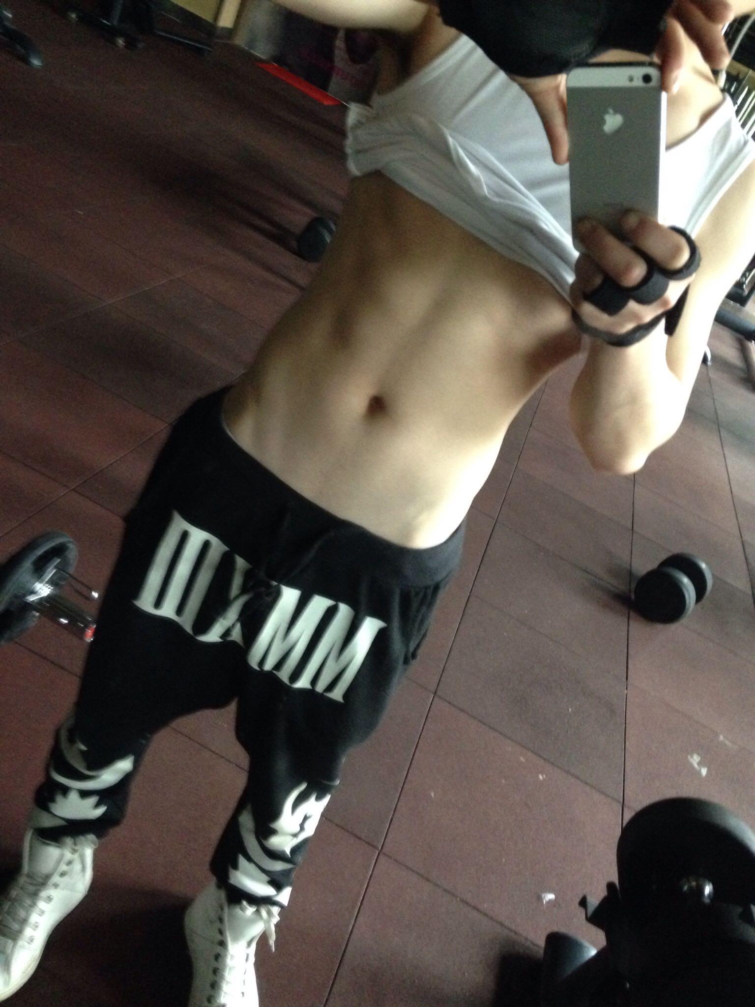 <em>女生如何练出马甲线</em>?已附本人皂片 - 曾强的回