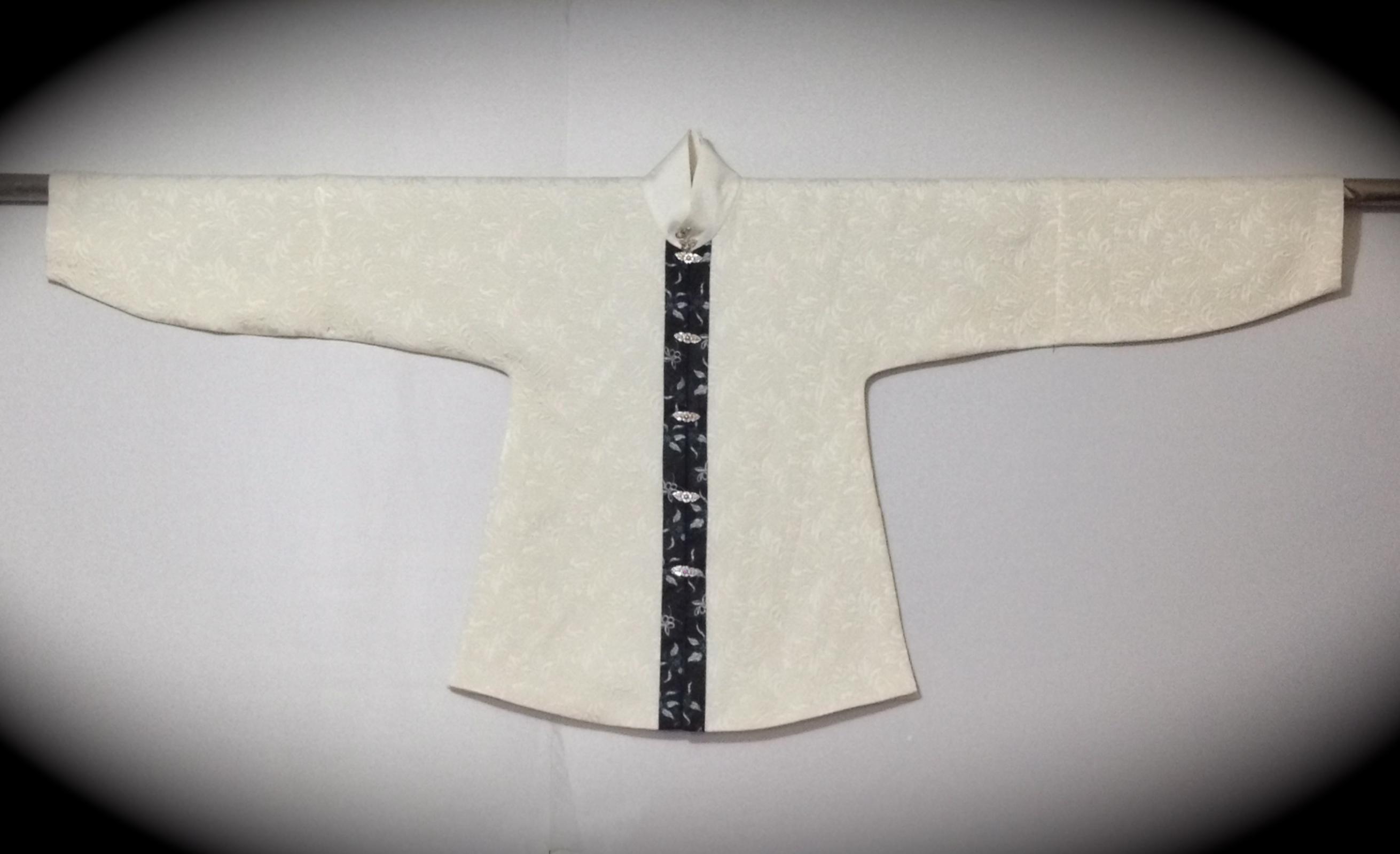 为什么看到新闻里中国人穿汉服等,没有日本和