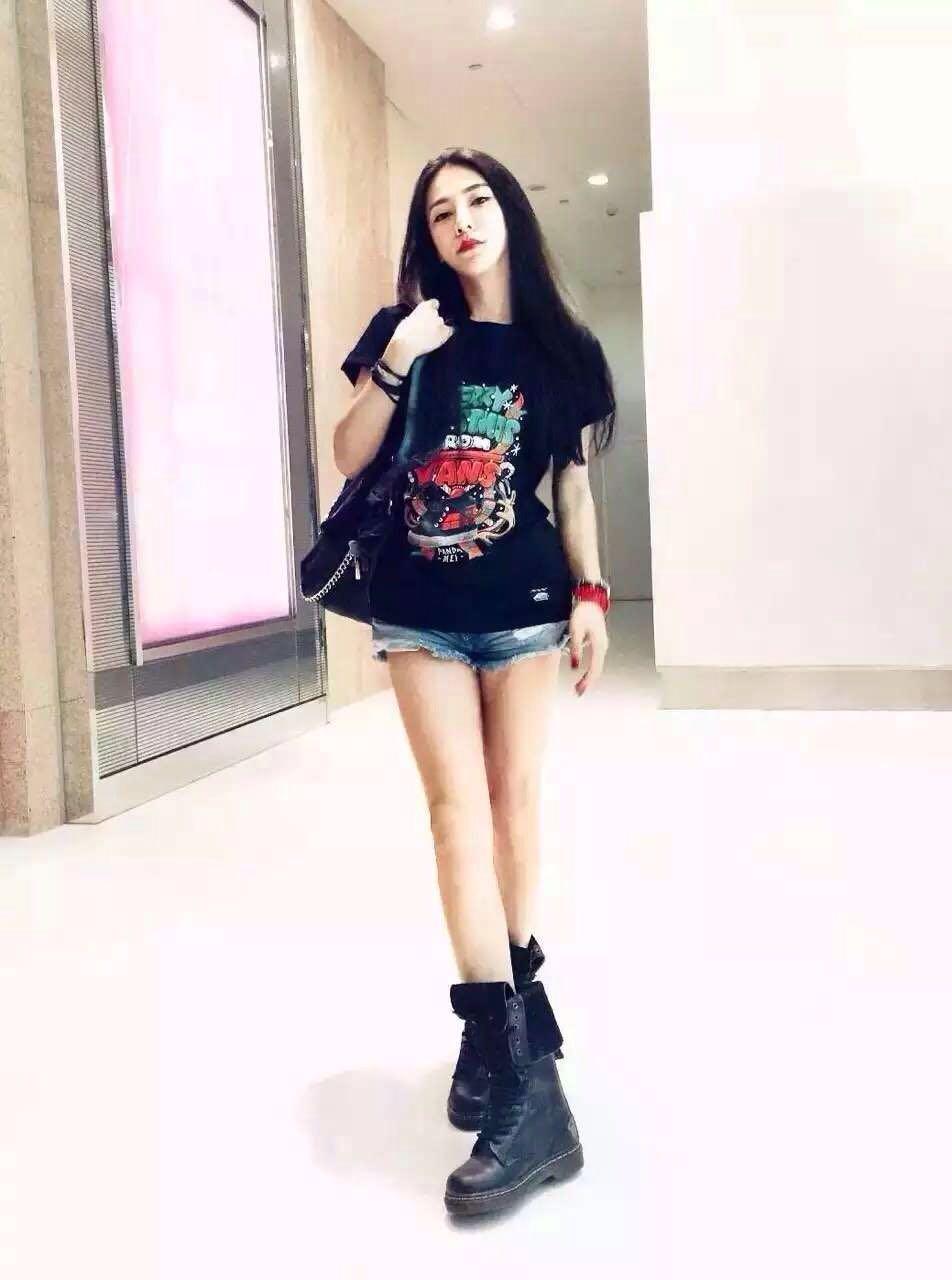 腾讯的<em>鹏飞姐</em>到底是怎样的一个人,是美术圈里