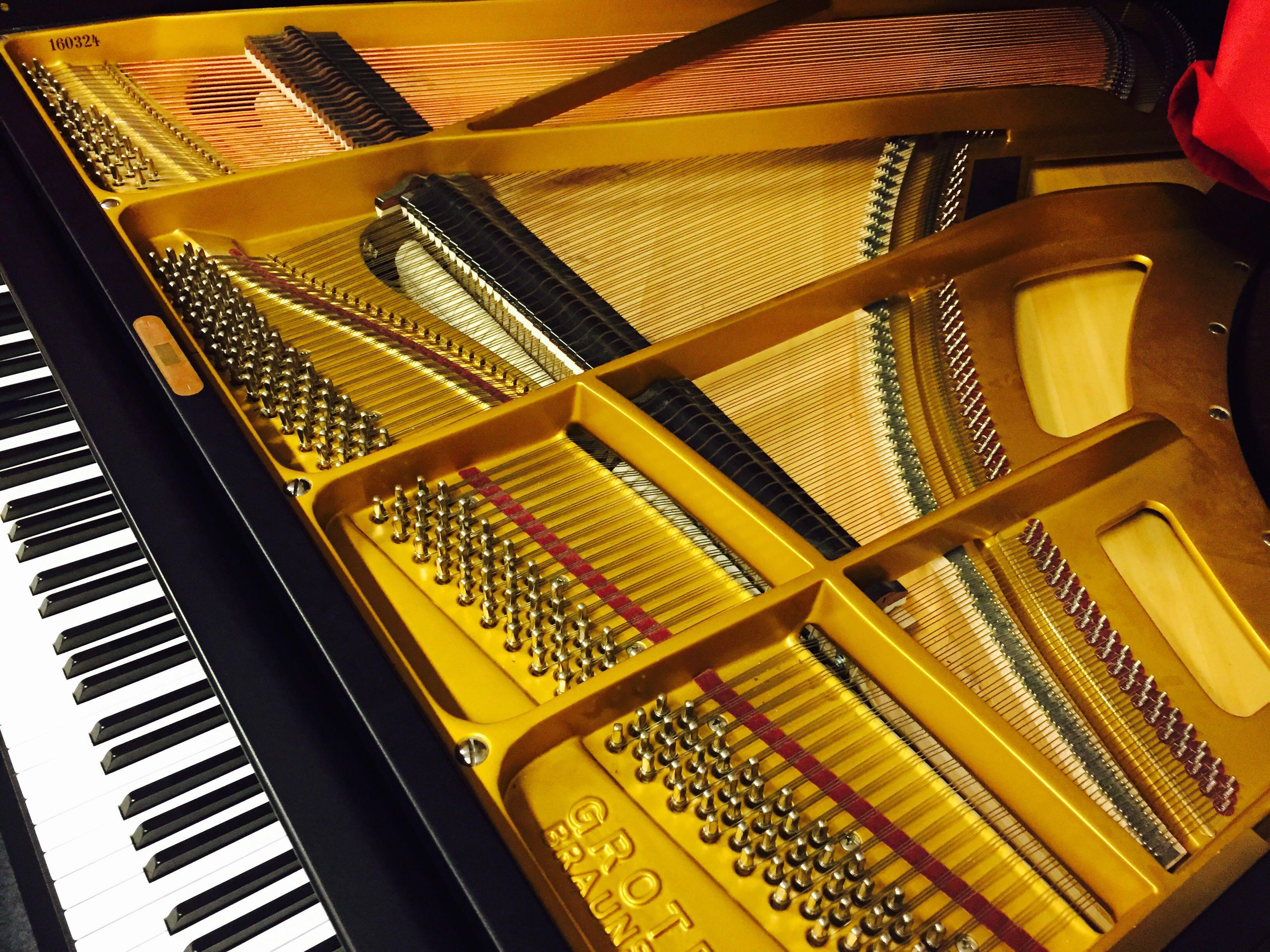 为什么钢琴的低音和高音区容易走音?