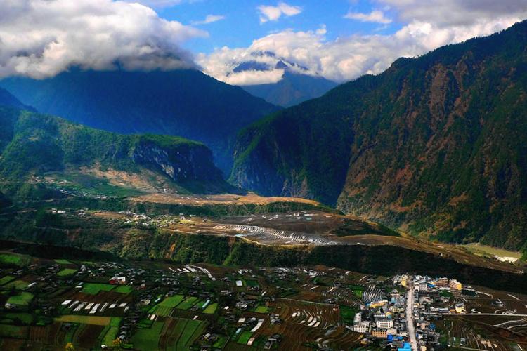 丙中洛,怒江大峡谷深处一个很美丽又神秘的地方,住着藏族,傈僳族