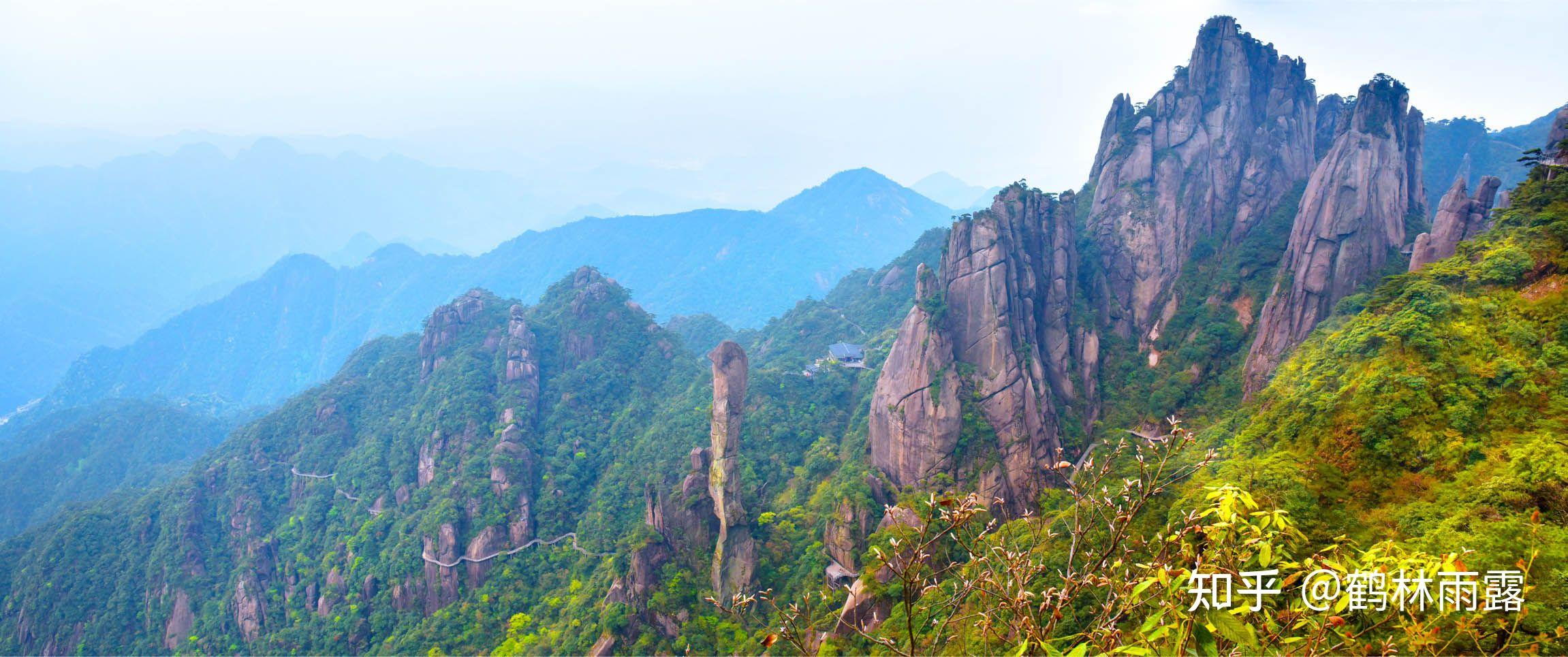 三清山风景名胜区位于江西省上饶市东北部,因玉京,玉虚,玉华"三峰峻拔