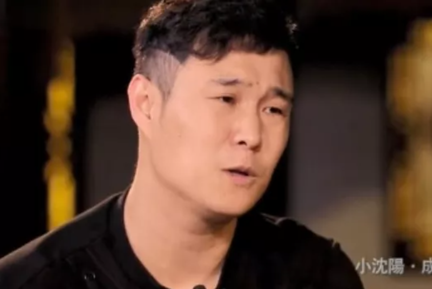 一身苏格兰裙子, 一口东北腔, 说着俏皮
