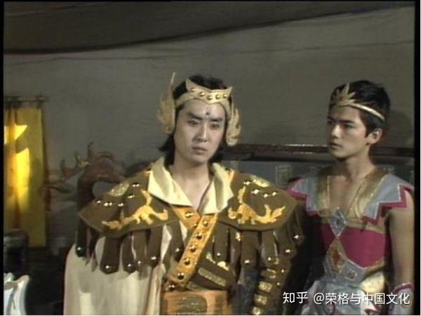 《封神榜》中的哪吒(右)|图源:《封神榜》剧照