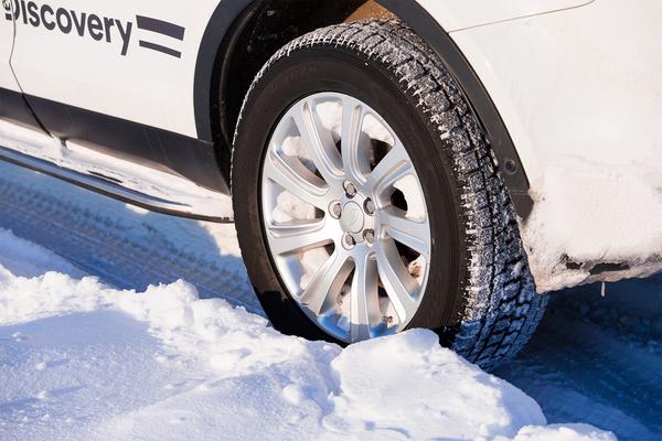 论冰雪路面换雪地胎的重要性