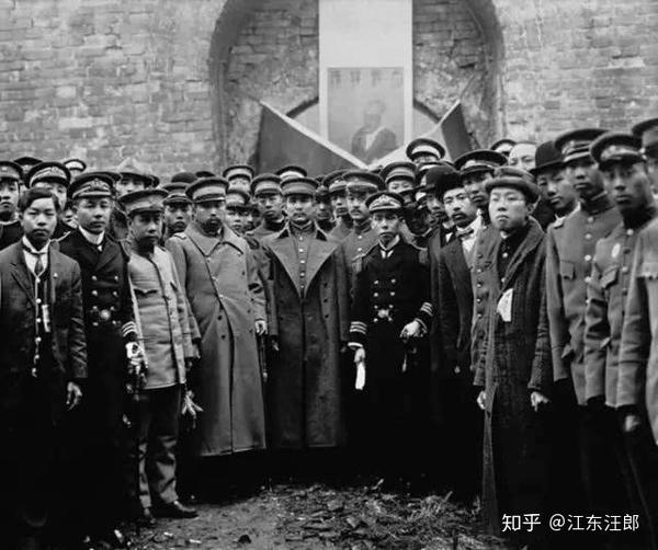 1912年2月15日,南京临时政府祭拜明孝陵时尊奉的朱元璋"异相"画像