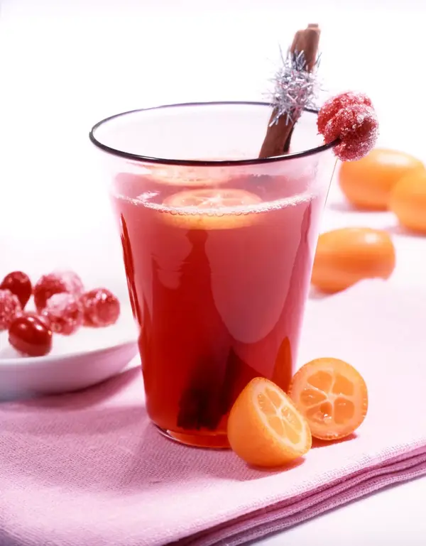 每天喝约350毫升以上蔓越莓果汁或是蔓越莓营养辅助品,对预防泌尿道