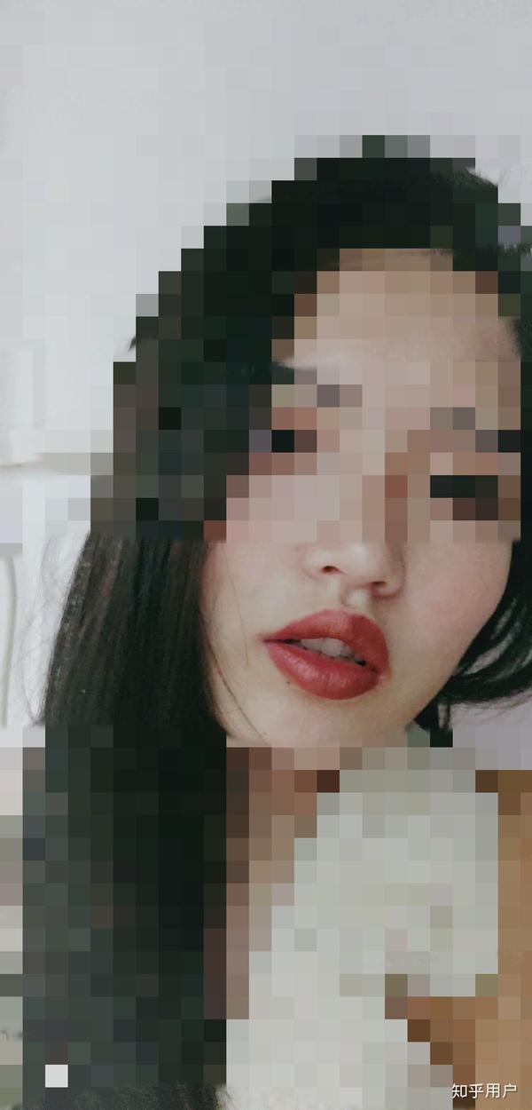 嘴唇厚.
