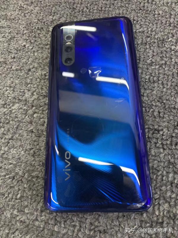 vivo x27雀羽蓝颜色