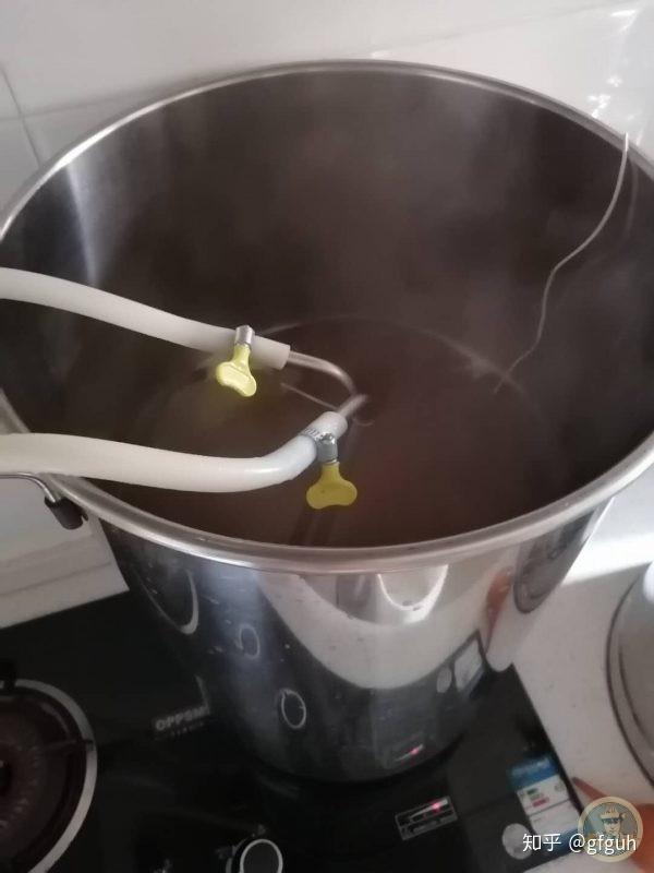 冷却盘管在煮沸最后十五分钟置入煮沸锅进行消毒.