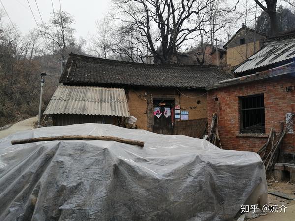 这个就是我伯伯和奶奶住的房子,也就是上面图片没有拍全哪地方.