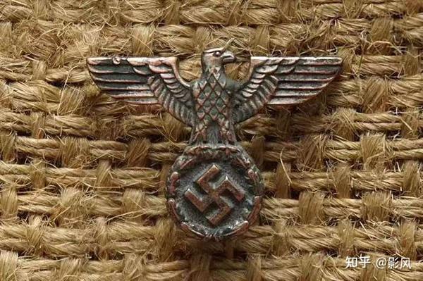 纳粹国徽鹰,翼展2.7厘米,高2厘米