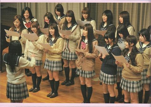 来自樱花的信:akb48成员们的毕业物语