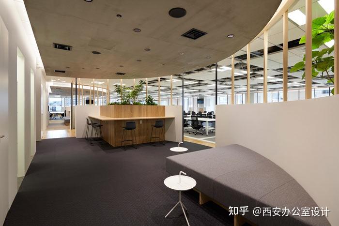 本次为国际贸易公司办公室装修设计项目,在本次办公室设计中,设计师