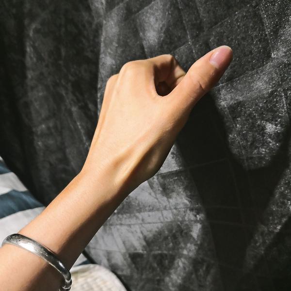 我告诉你 女生手像男人的手是什么感觉