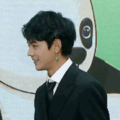 丁真私照曝光举止惊呆众人果然一切都是有预谋的