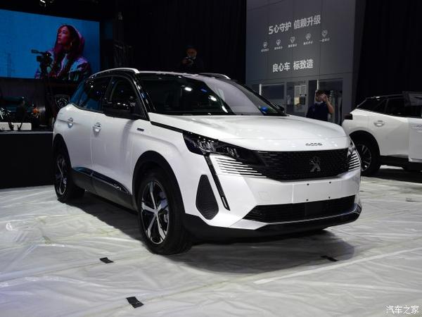 同步换脸 车展实拍2021款标致4008 phev