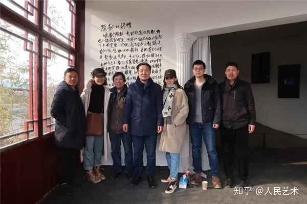 隋建国左起-宋超-于瑜-张原凤-吴雪易英说《绝对控制》是对命运的控制