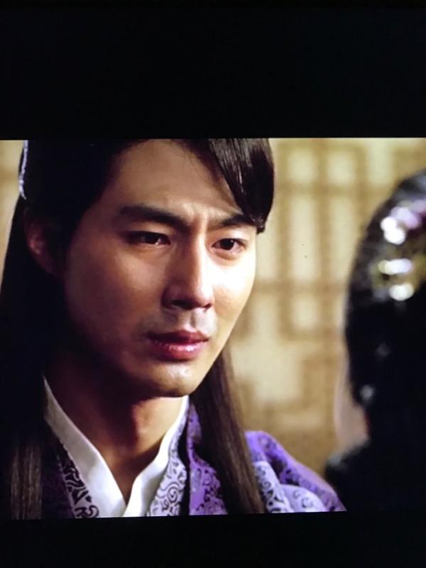 怎样评价《霜花店》?